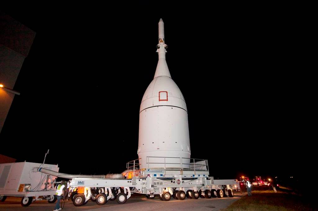 Orion Begins Roll to Launch Pad