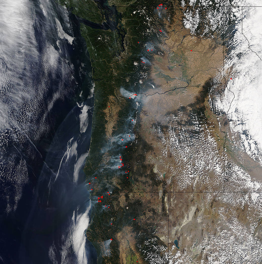 Terra image of fires on Pacific Crest Trail
