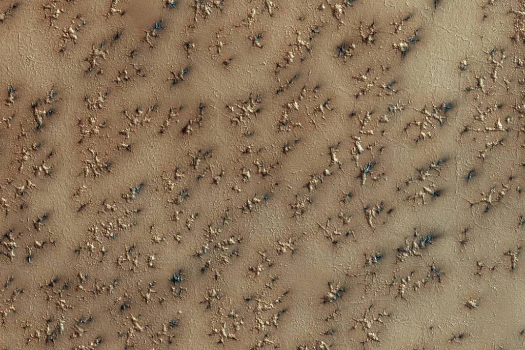 How Gas Carves Channels