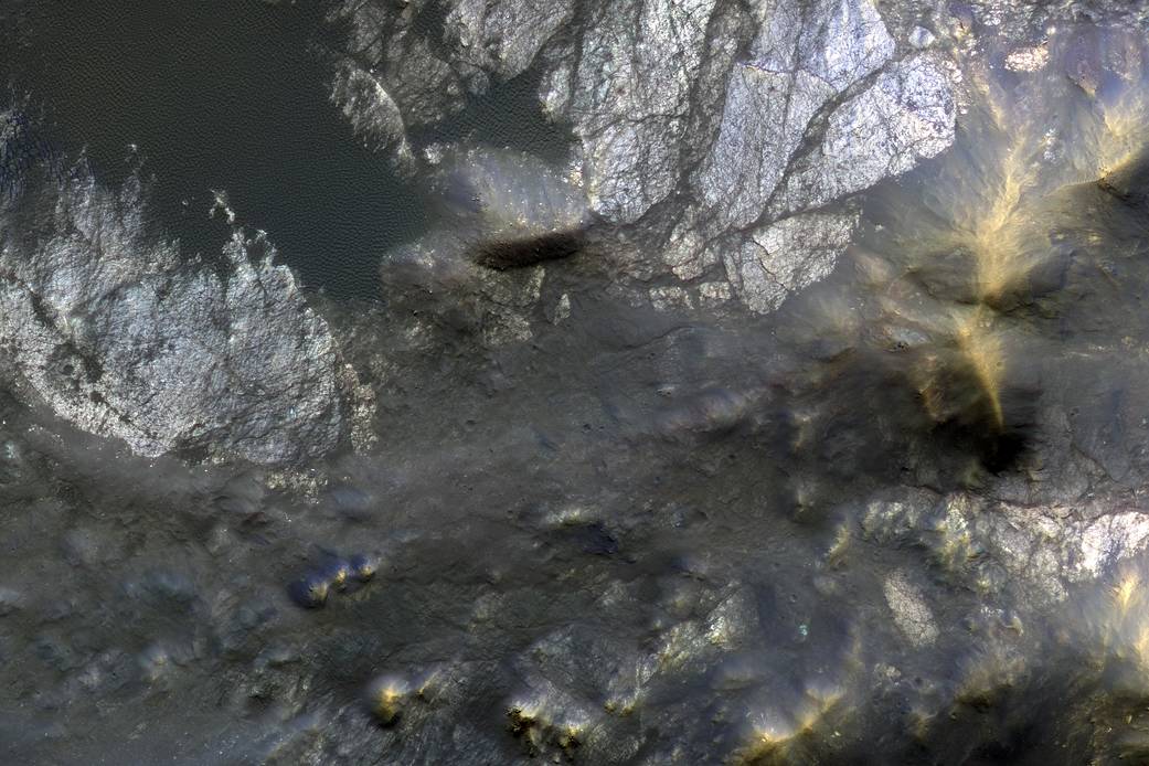 Mars image taken by NASA's Mars Reconnaissance Orbiter
