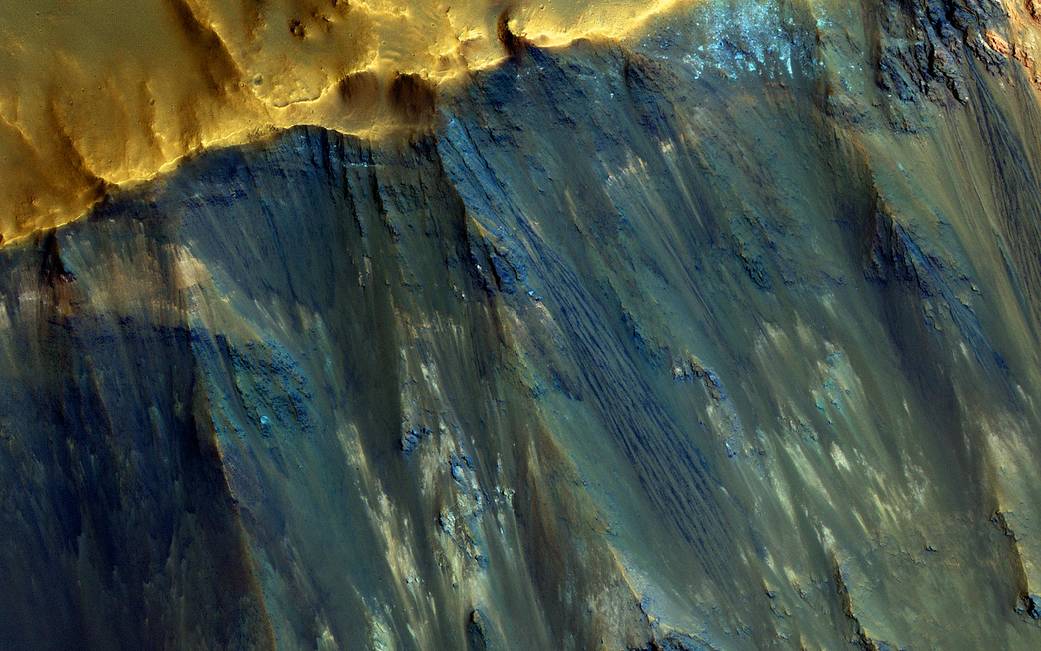 Subsurface materials exposed on Mars slope, imaged from Mars orbit