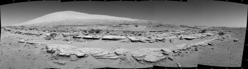 Landscape scene photographed by NASA's Curiosity Mars rover 