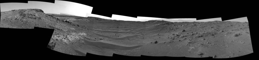 Curiosity View Ahead Through ‘Artist’s Drive’