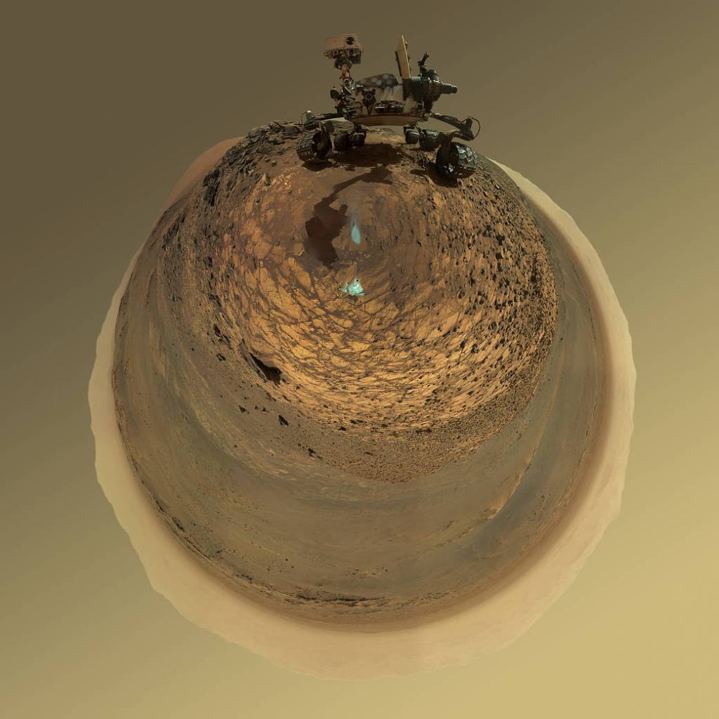 Round-Horizon Version of Curiosity’s Low-Angle Selfie at ‘Buckskin’