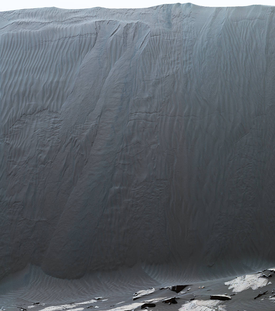 Mastcam Telephoto of a Martian Dune's Downwind Face