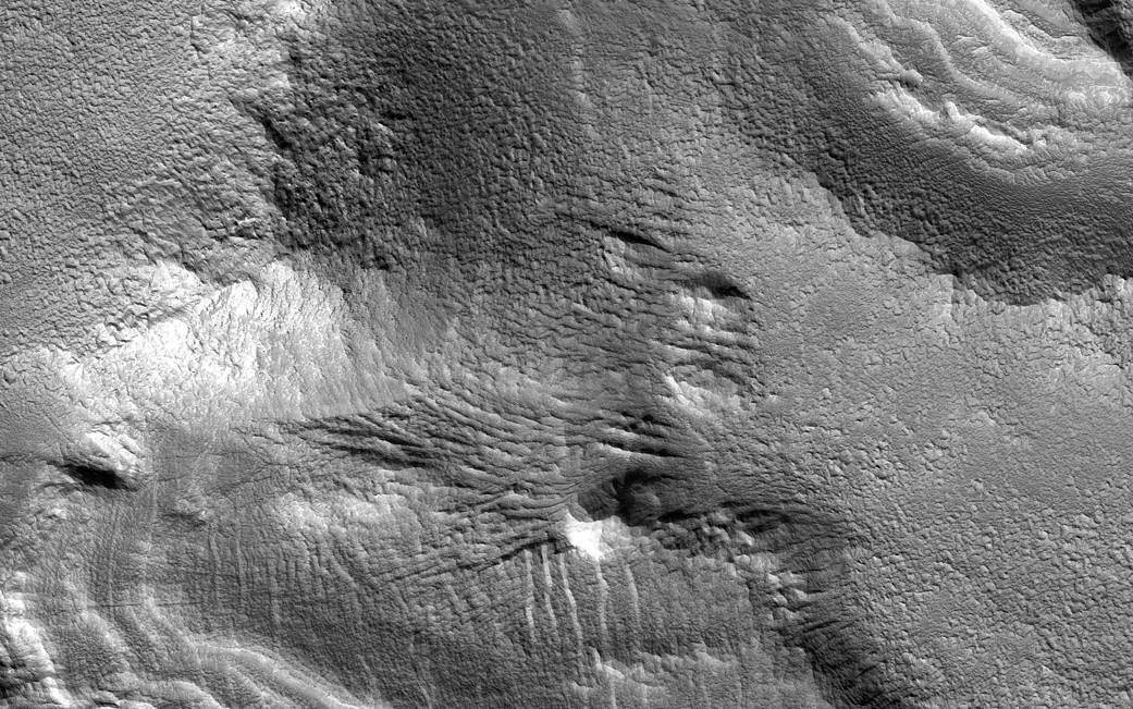 Ice-rich mantling deposits