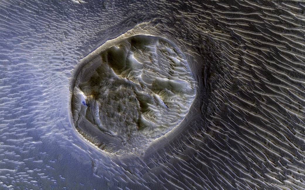 Sand dunes in Noctis Labyrinthyus on Mars