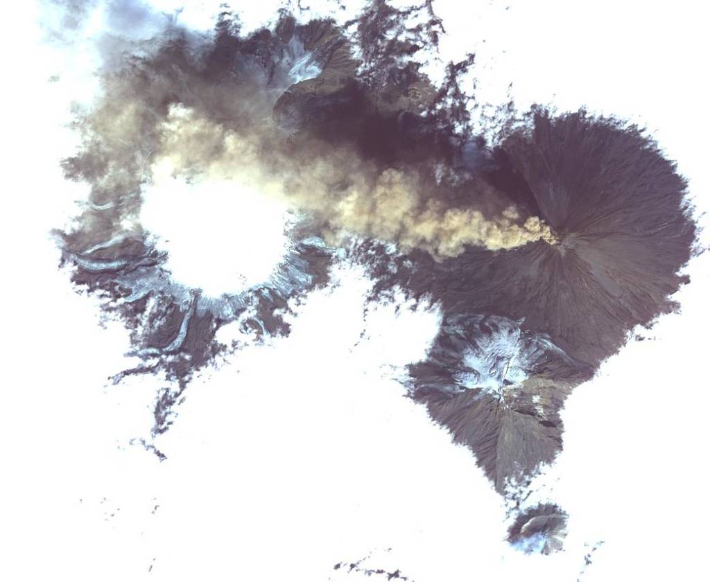 NASA Satellite Images Erupting Russian Volcano