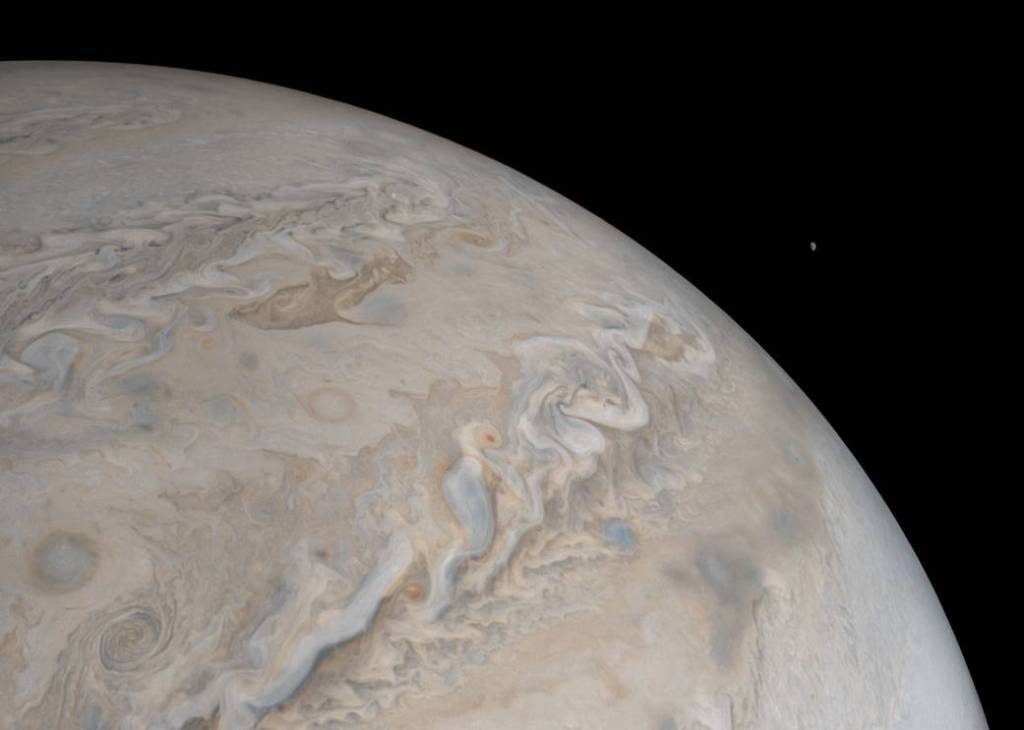 Io Rising