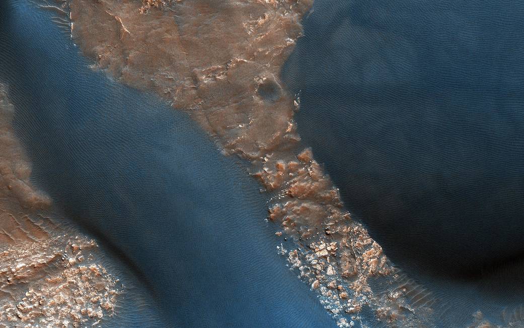 dunes in Wirtz Crater 