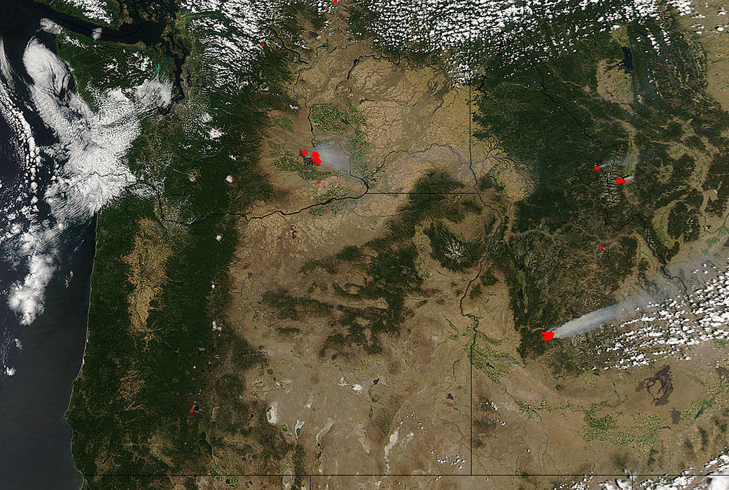 satellite image of Pioneer Fire