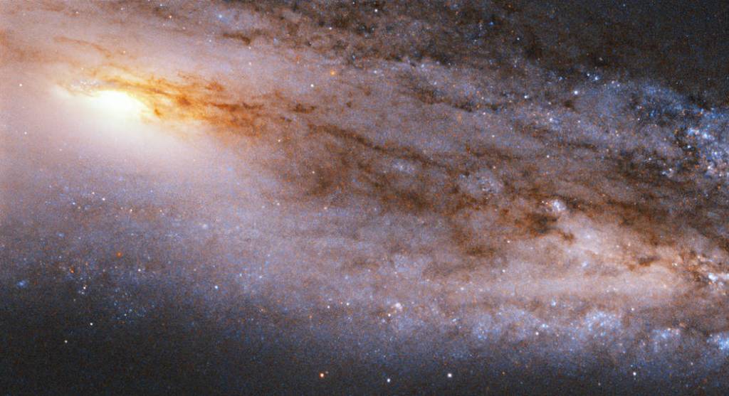 Hubble image of M98