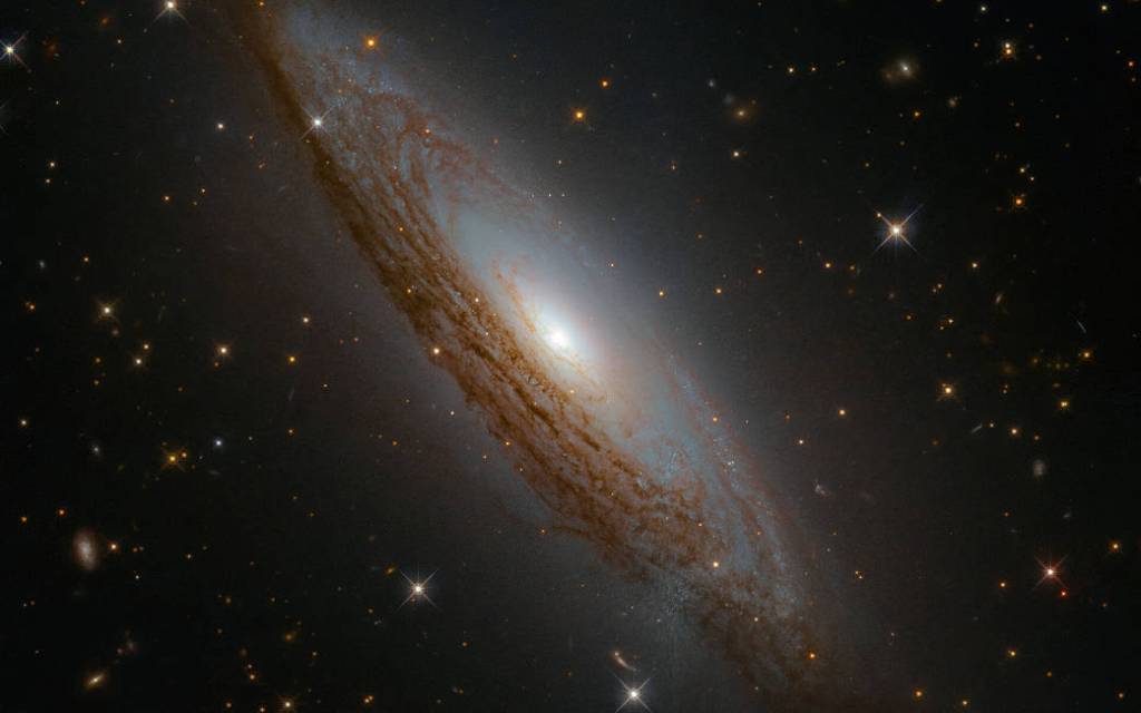 Spiral galaxy ESO 021-G004