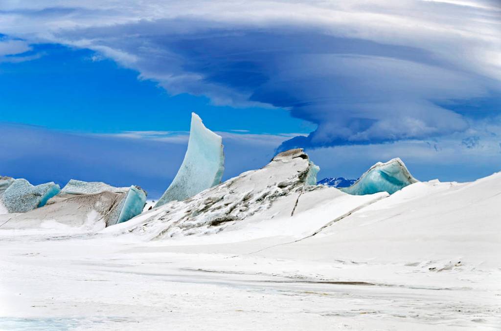 Wonders in the Antarctic Sky