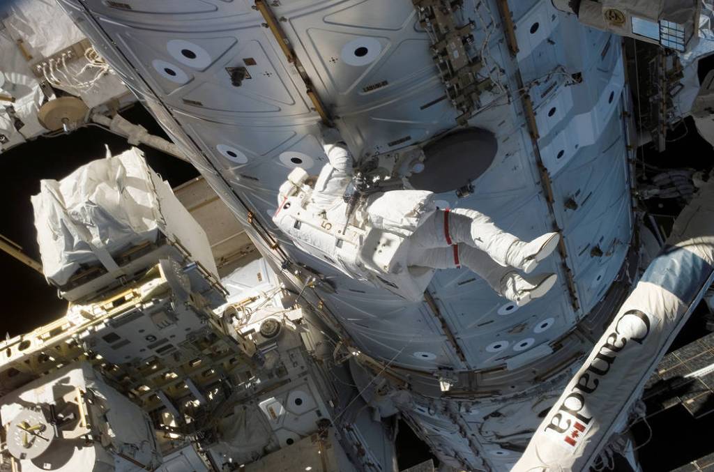 This Week in NASA History: STS-118 Lands – Aug. 21, 2007