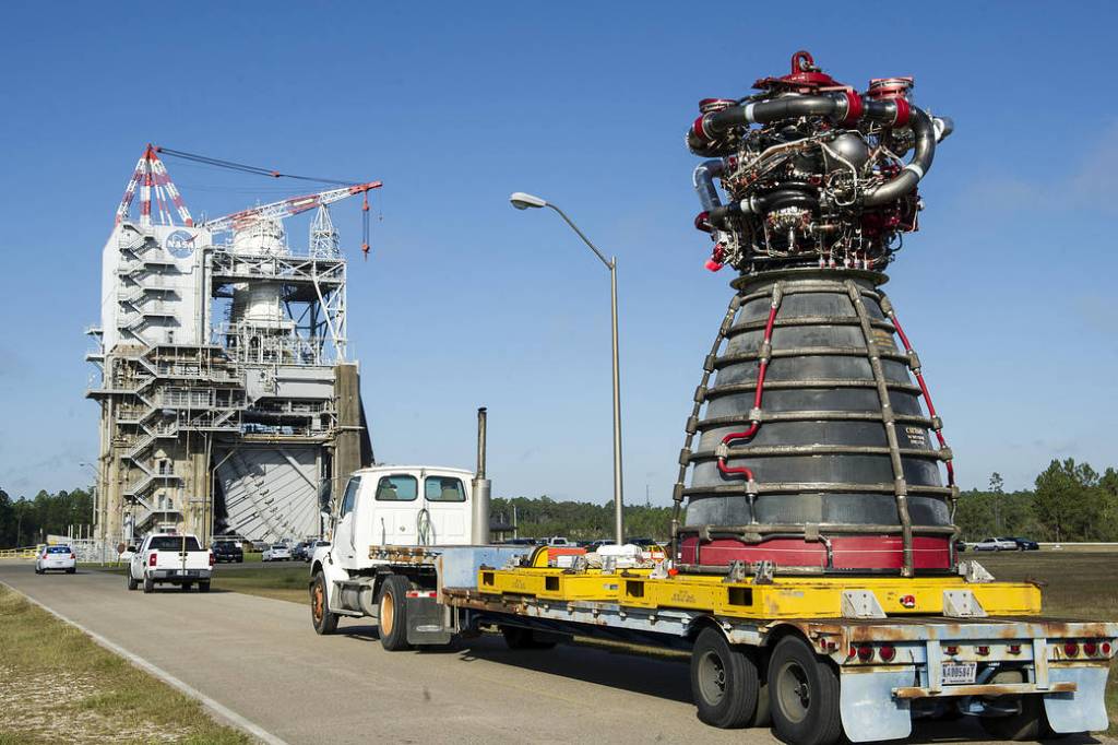 RS-25 Engine Arrives at the A-1 Test Stand