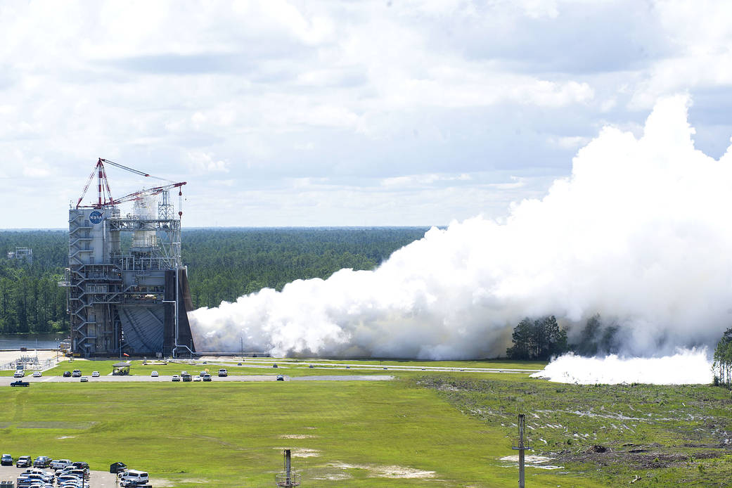 RS-25 engine test at Stennis Space Center