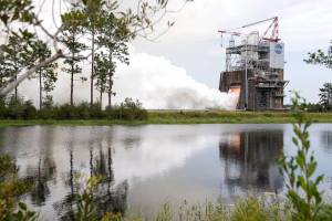 installing the controller unit on a RS-25 development engine