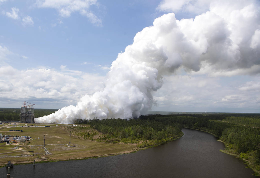  RS-25 single engine hot fire test April 6 