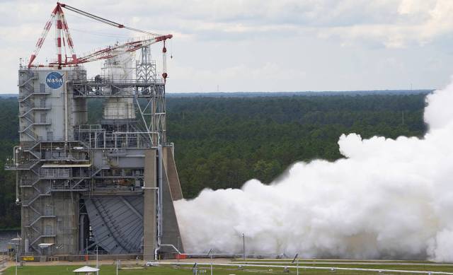 RS-25 Hot Fire Test