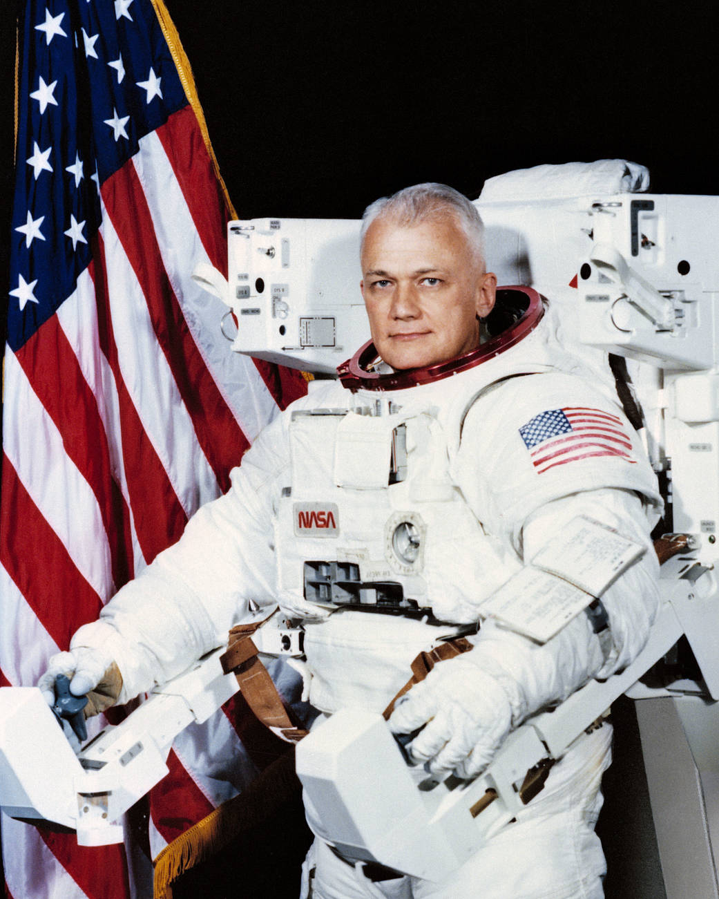 Official portrait of astronaut Bruce McCandless