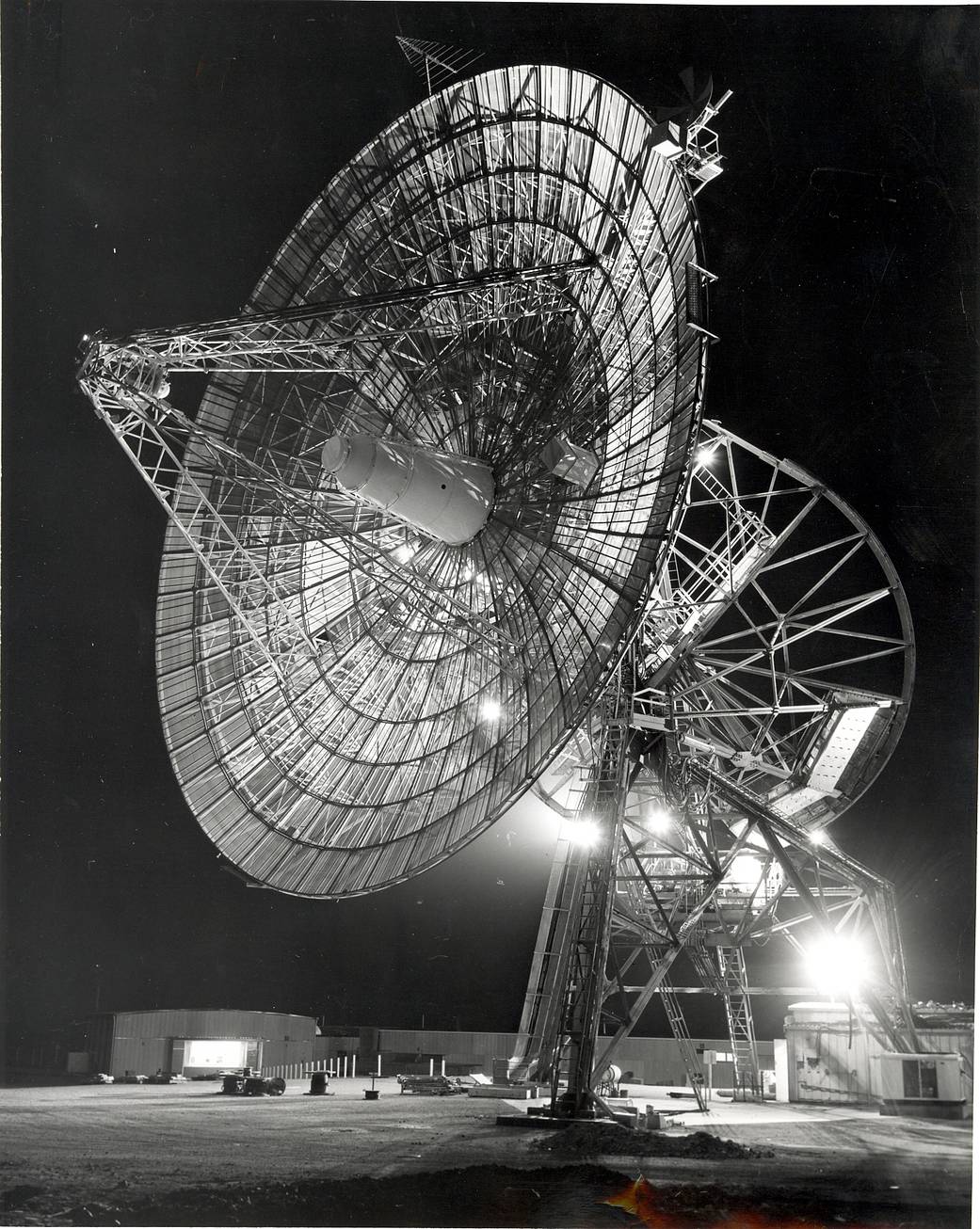 This 26 meter (85 foot) antenna operated in Woomera (Island Lagoon), Australia at Deep Space Station (DSS) 41, established in Au