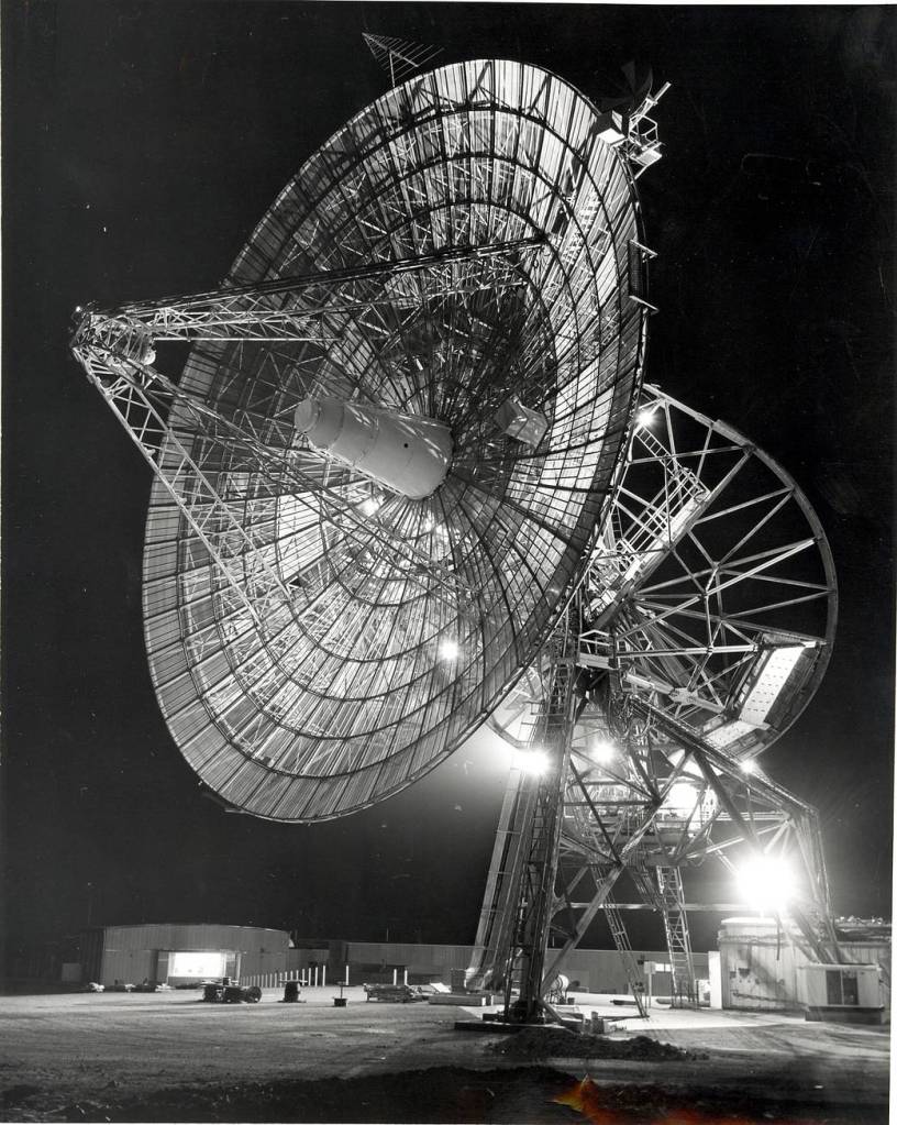 Space Communications Antenna Supported Early NASA Missions