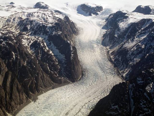 Photo of the Sondrestrom glacier in Greenland