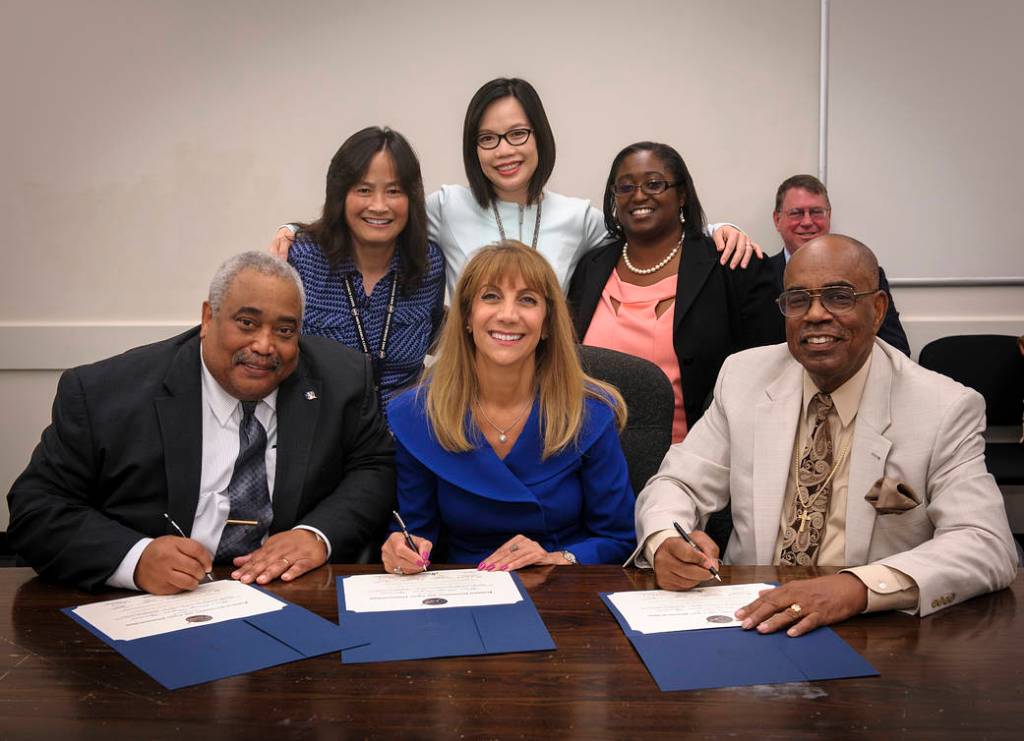 Ames Hosts Mentor-Protégé Agreement Signing Between Companies