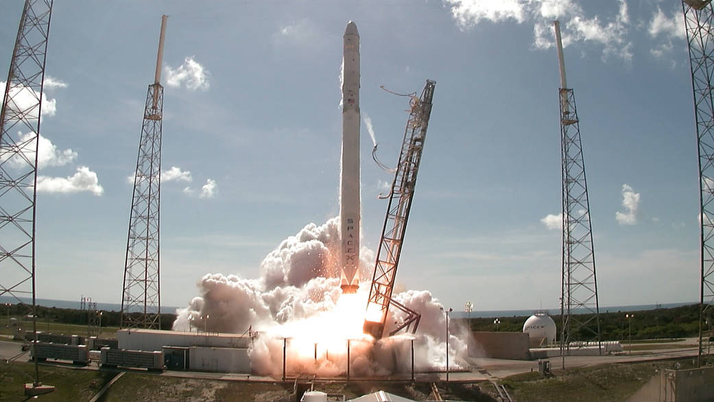 Liftoff of SpaceX Falcon 9 rocket