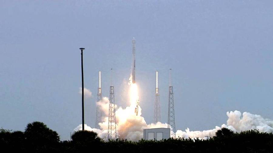 Liftoff of SpaceX-3