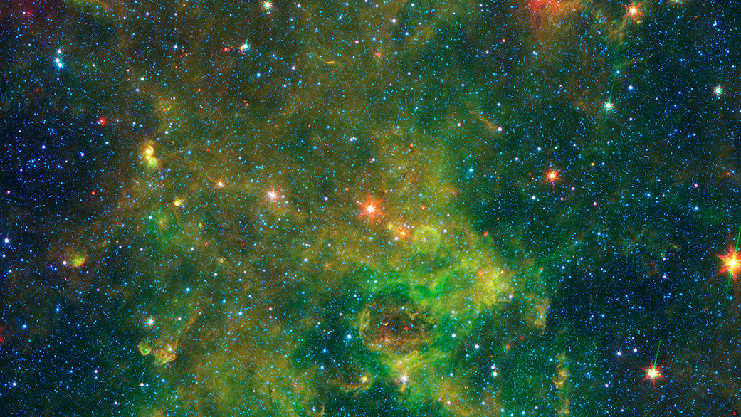 Age-defying star, as shown by Spitzer Space Telescope