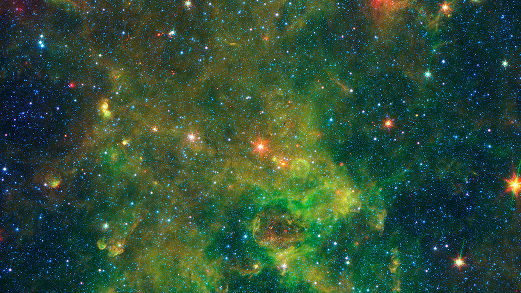 Age-defying star, as shown by Spitzer Space Telescope
