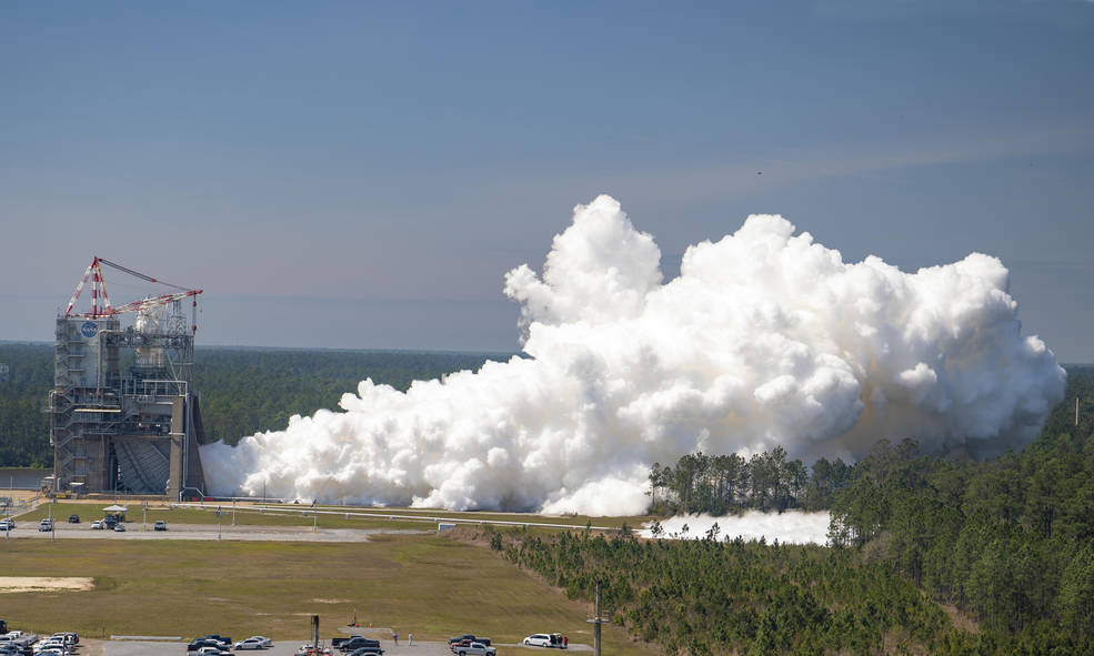 RS-25 engine test, pillow of clouds