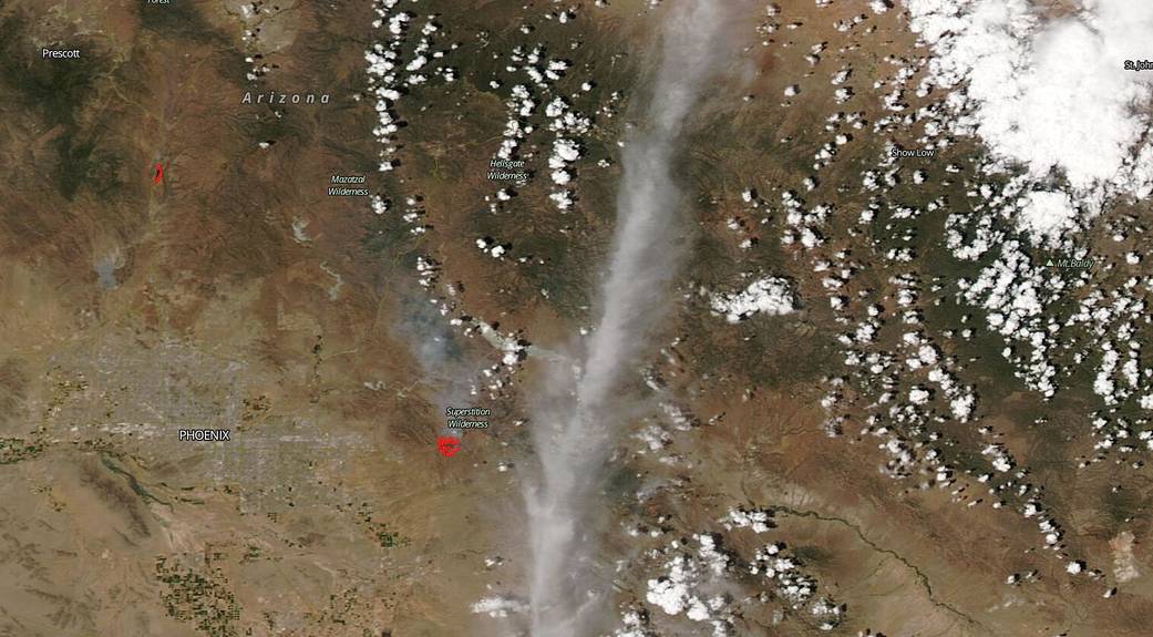 Sawtooth Fire in Superstition Wilderness in Arizona