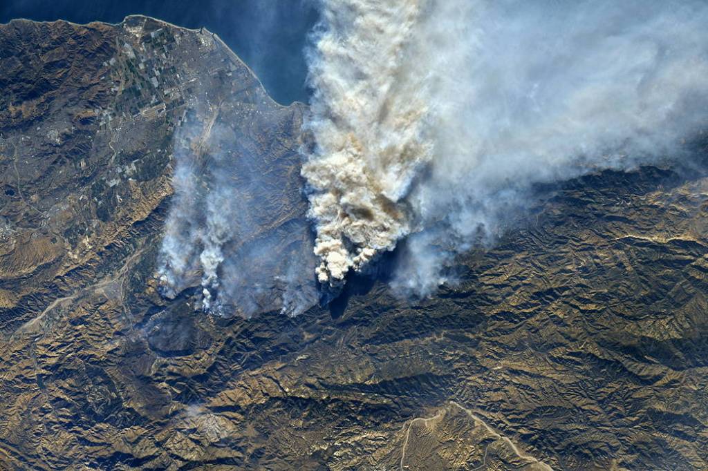 Space Station Flyover of Southern California Wildfires