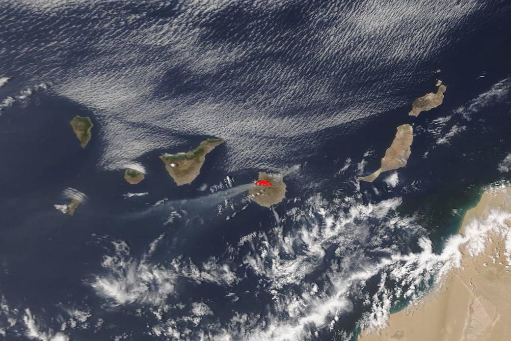Terra image of fire on Canary Islands