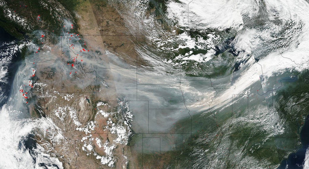 smoke from wildfires stretches across United States