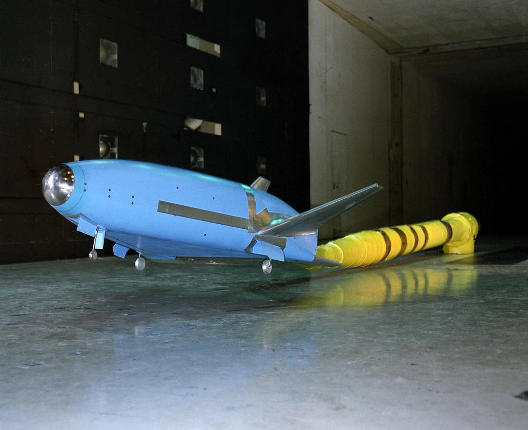 X-33 7.75% scale ground effects model 