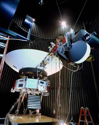 The Voyager proof test model, shown at NASA’s Jet Propulsion Laboratory in 1976, was a direct replica of the twin Voyager space probes that launched in 1977.