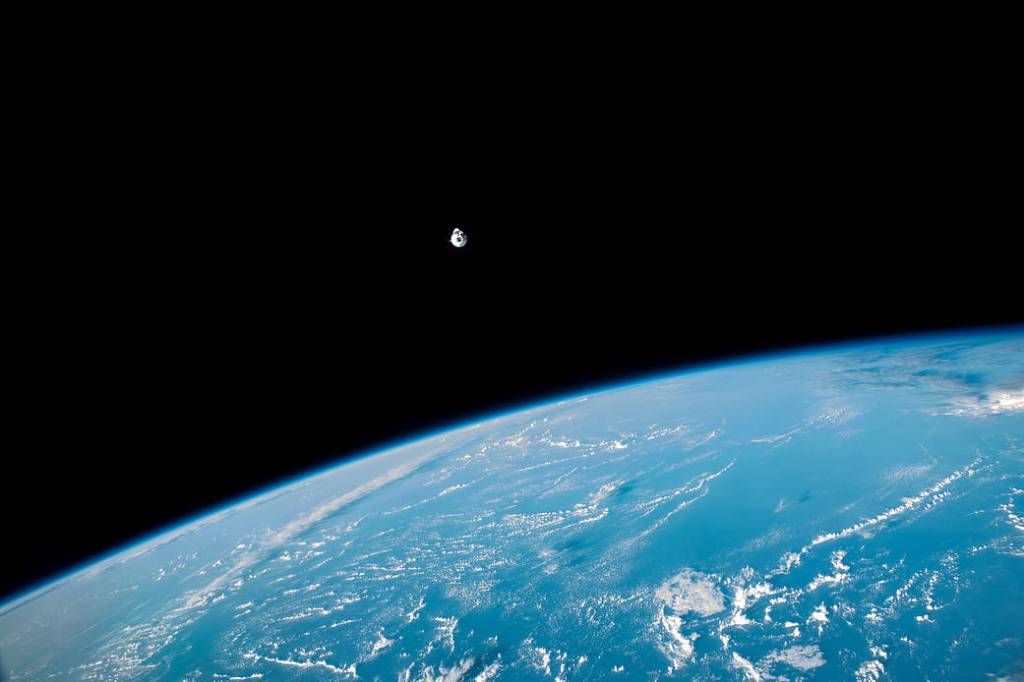 The SpaceX Dragon resupply ship approaches the space station