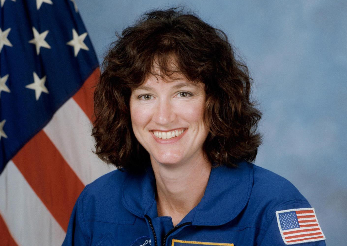 Official portrait of astronaut Laurel B. Clark, mission specialist
