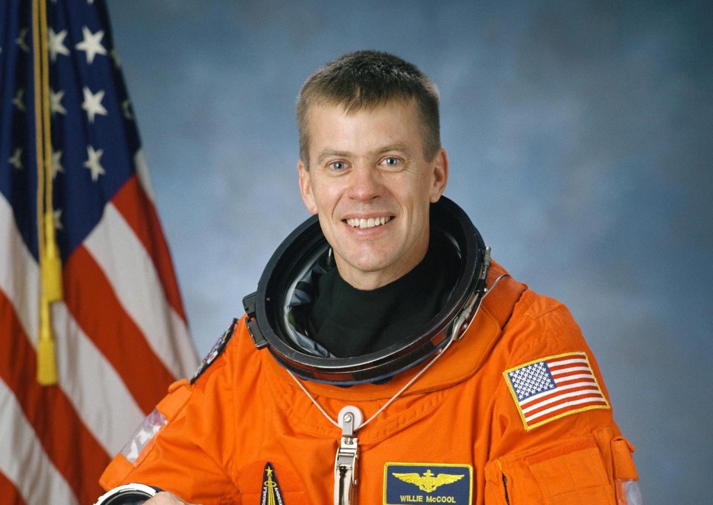 Official portrait of astronaut William C. McCool, pilot