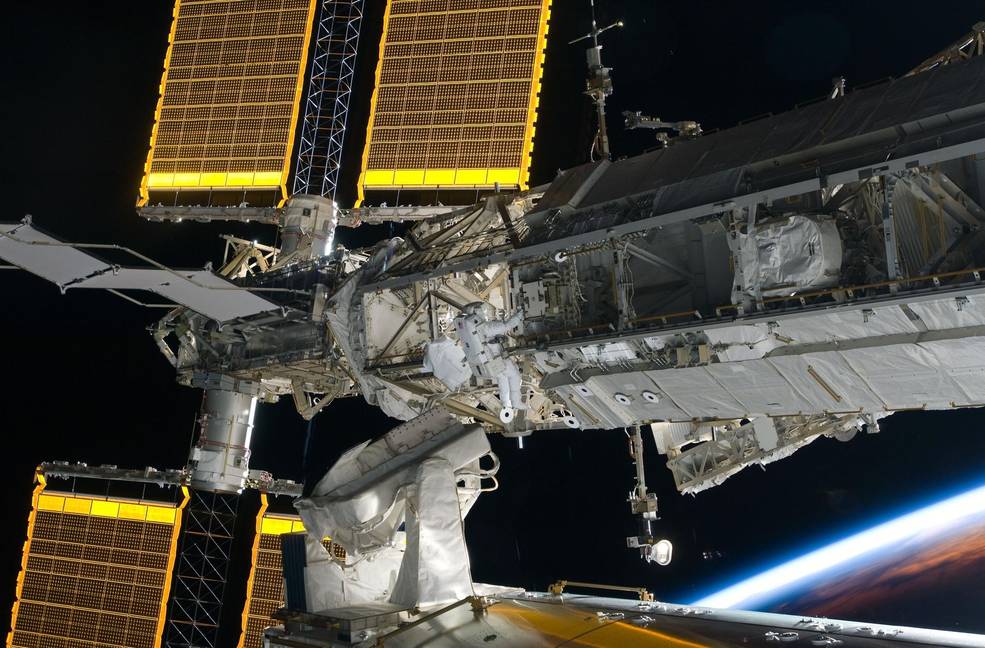 Astronaut Steve Bowen, STS-126 mission specialist, participates in the mission's first session of extravehicular activity (EVA) as construction and maintenance continue on the International Space Station.