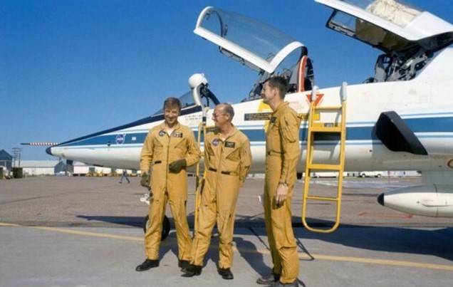 sl-2_crew_depart_ellington_may_13_1973