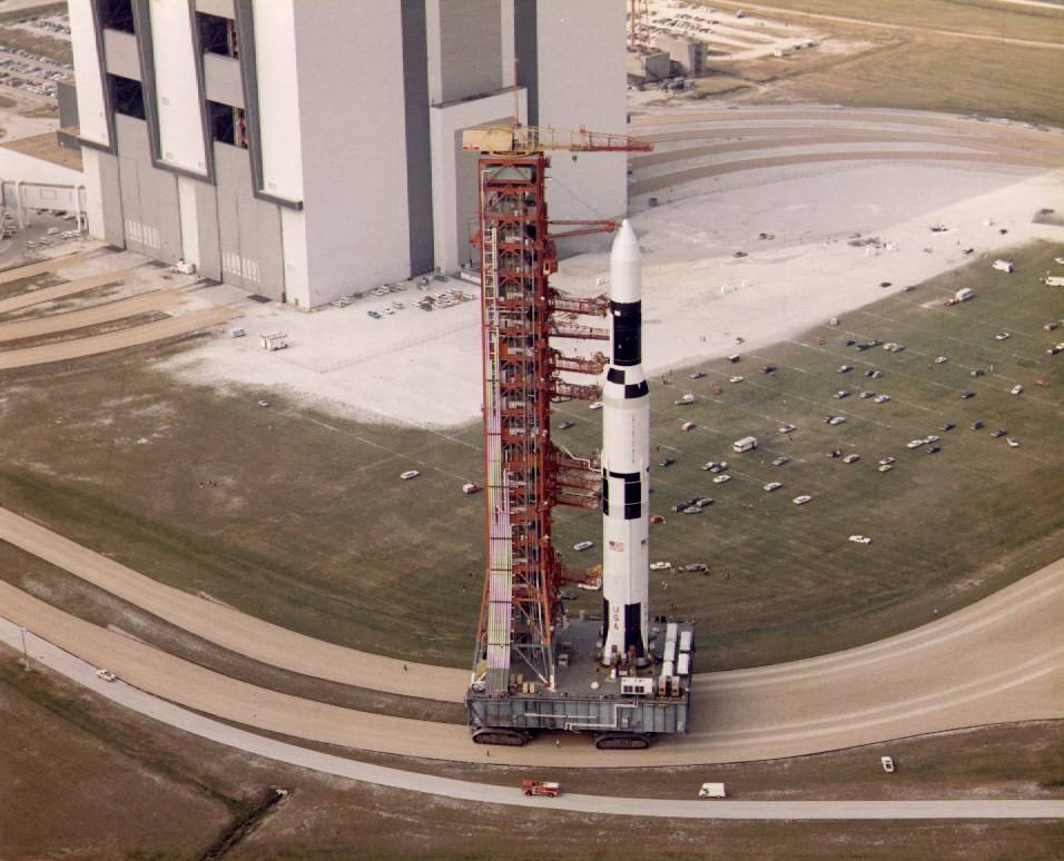 skylab_1_rollout_back_of_vab_ksc