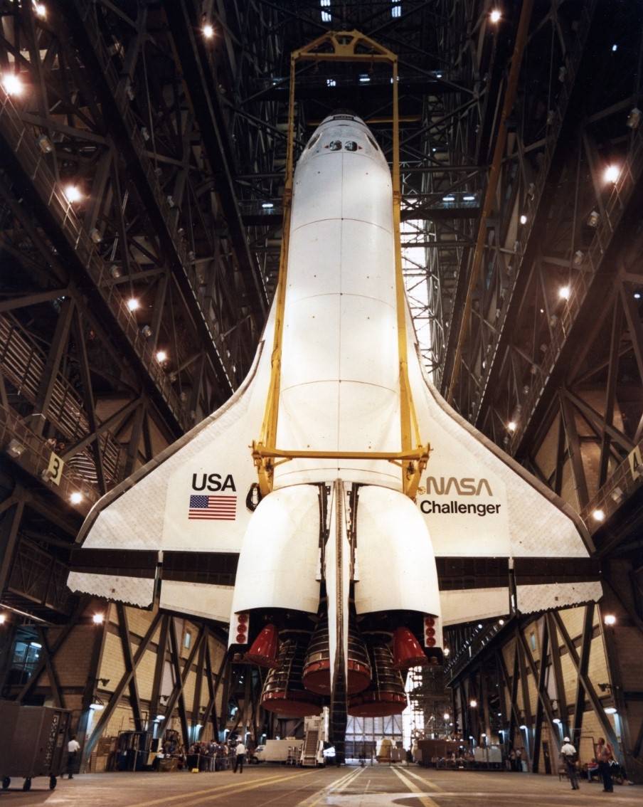 sts_6_challenger_lifting_in_vab