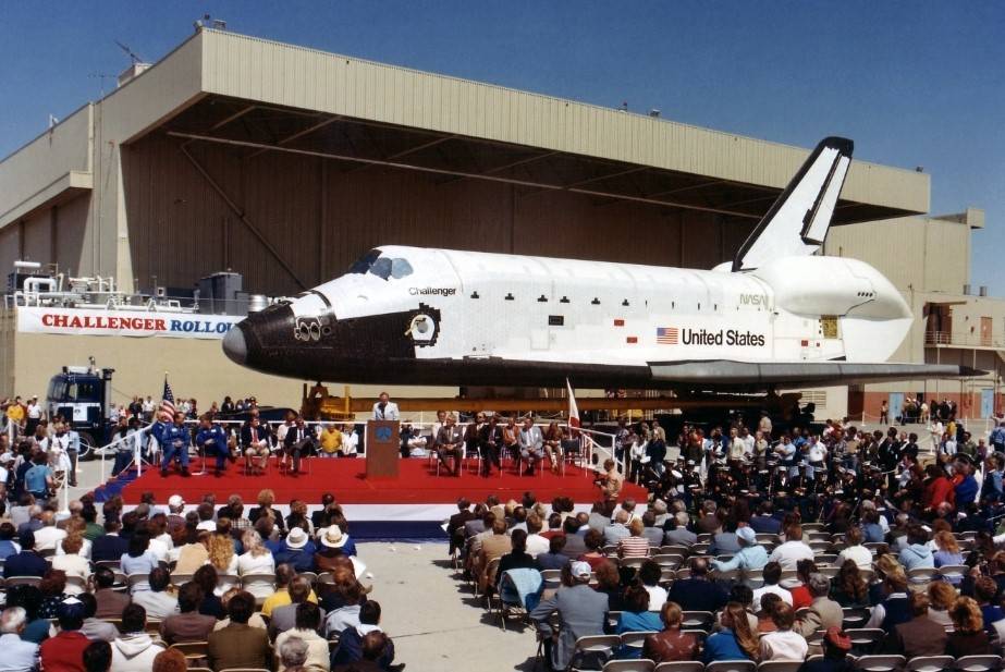 sts_6_challenger_rollout_palmdale_june_30_1982
