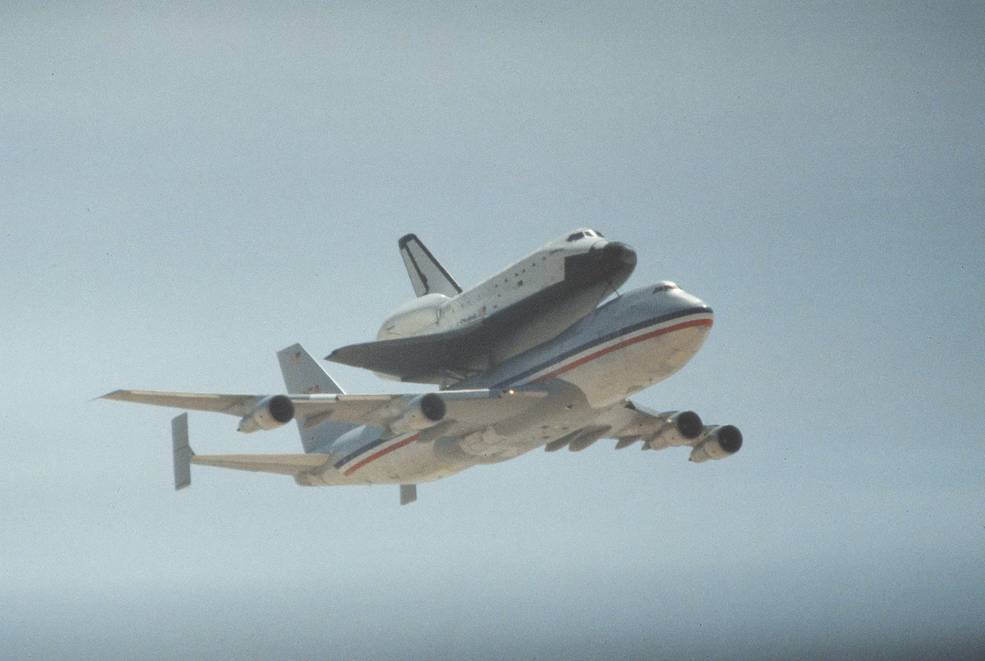 sts_6_challenger_departs_edwards_jul_4_1982