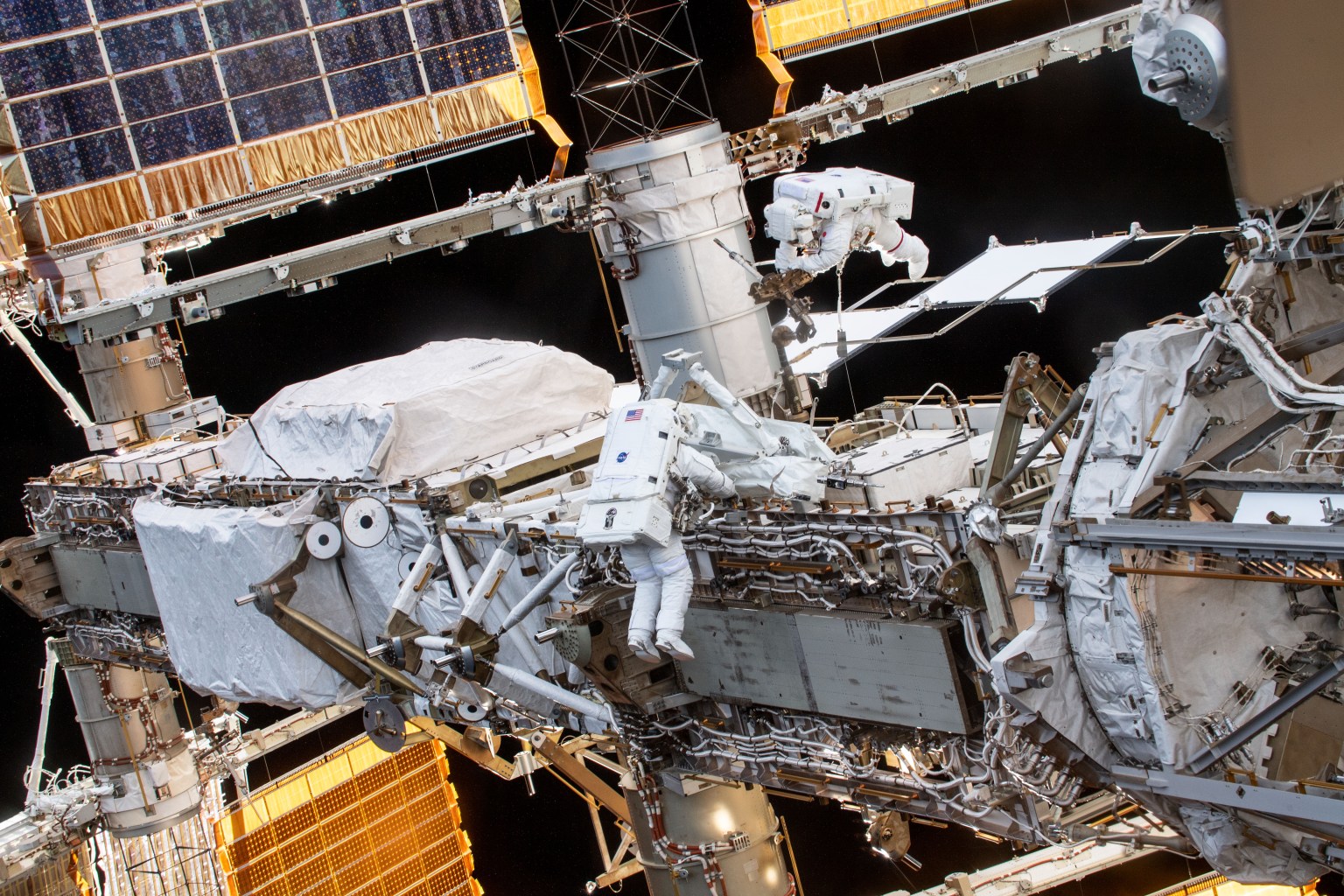 Spacewalkers Thomas Pesquet of ESA (European Space Agency) and Akihiko Hoshide of JAXA (Japan Aerospace Exploration Agency) set up the 4A channel on the International Space Station's P4 (Port) truss segment for the installation of an roll-out solar array.